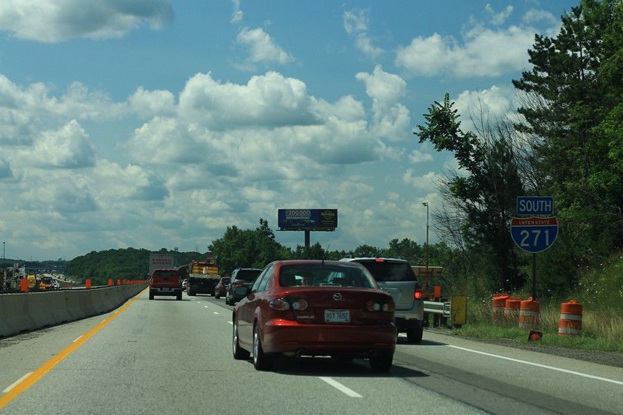 Interstate 271 South commuter traffic
